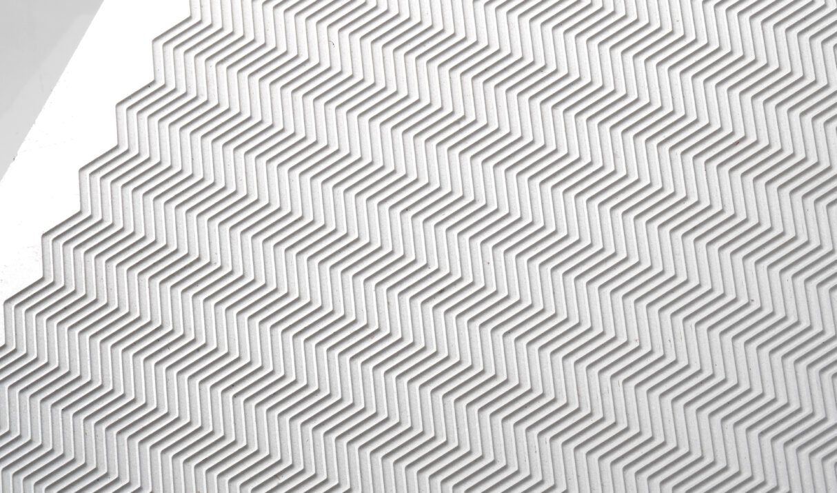 The Historical Origin, Application Industries, and Future Development Trends of Metal Etching Processing